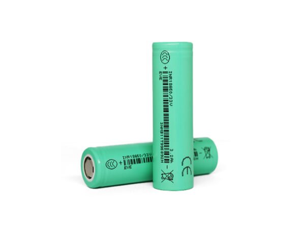 Side view of 3200mAh 10A Li-ion 18650 Cell with label