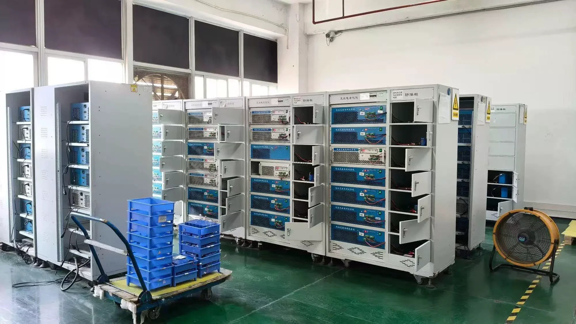 Charge and Discharge Aging Tester